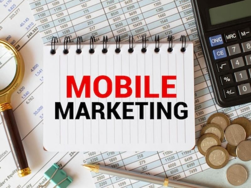 text-mobile-marketing-white-paper-concept_384948-8517